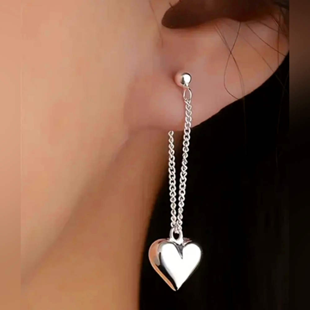 "SIMPLE" ELEGANCE HEART DANGLE EARRINGS NWOT